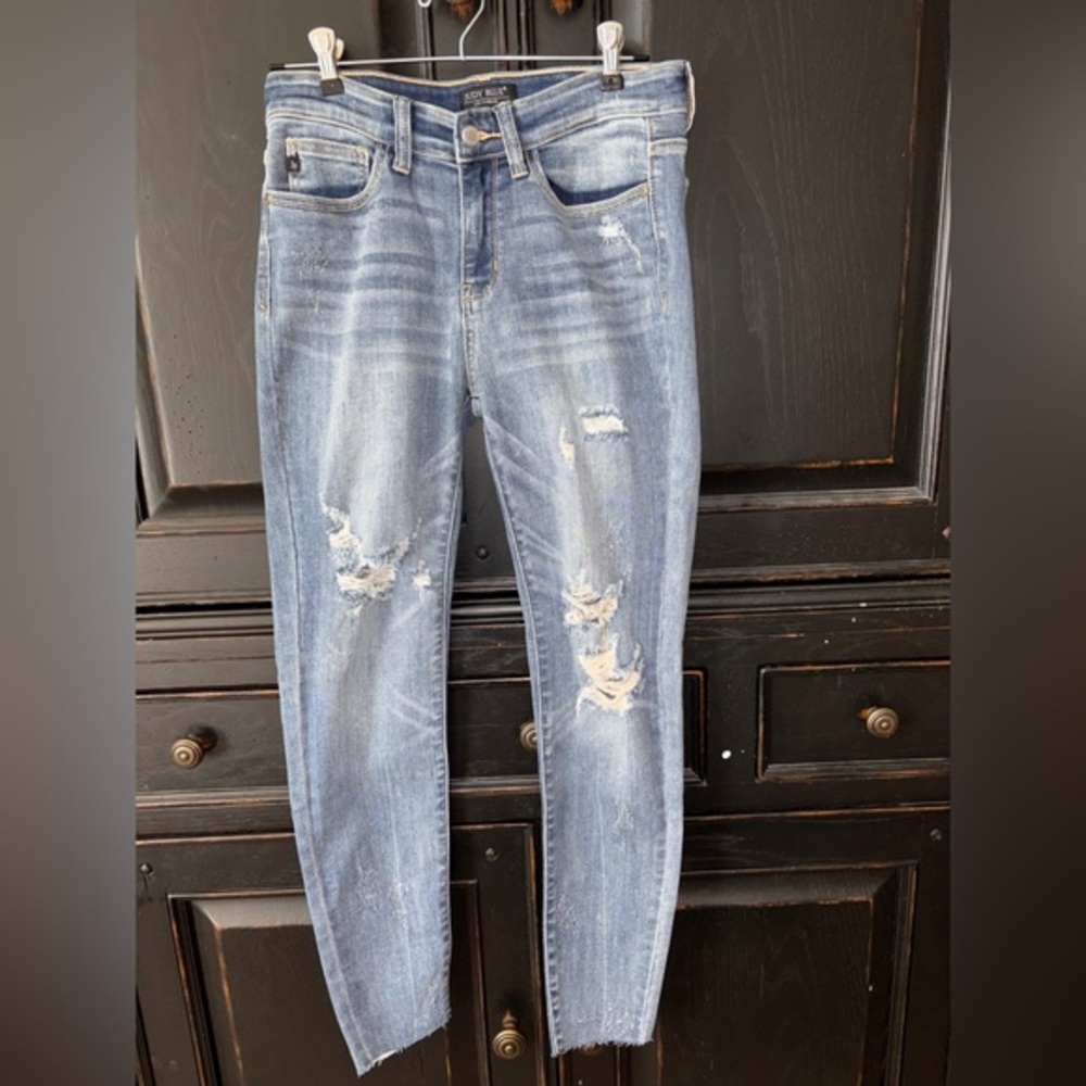 Judy Blue Distressed Skinny Fit Jeans Raw hem at ankles 5/27 Never worn